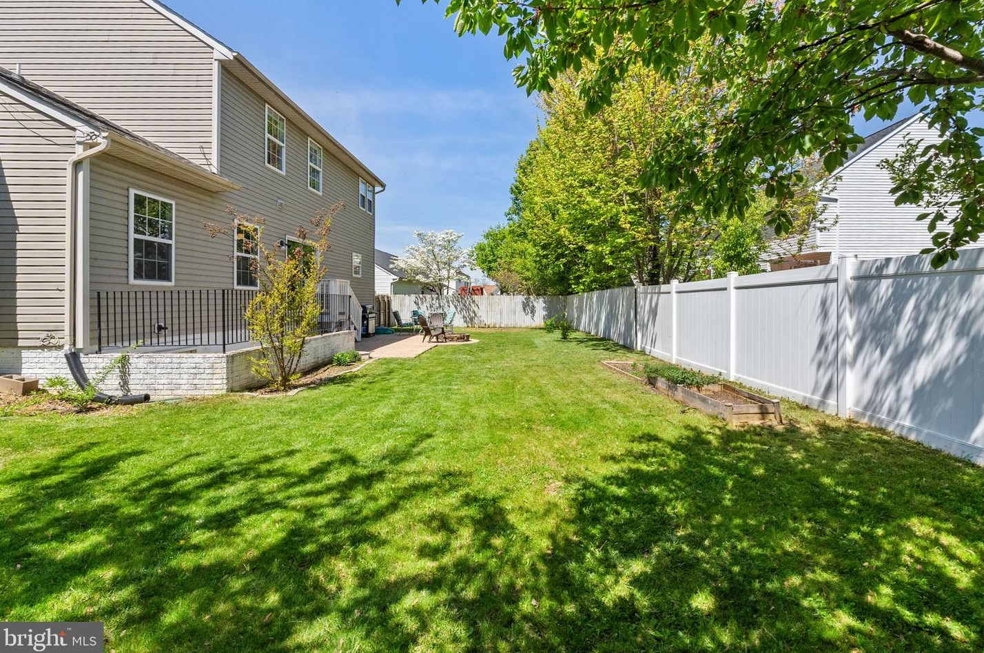 57 Southwinds Dr, Charles Town WV  25414-3976 exterior