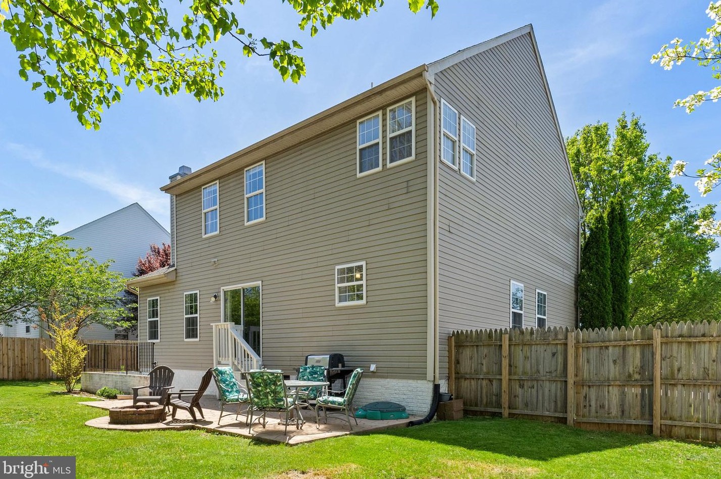 57 Southwinds Dr, Charles Town WV  25414-3976 exterior