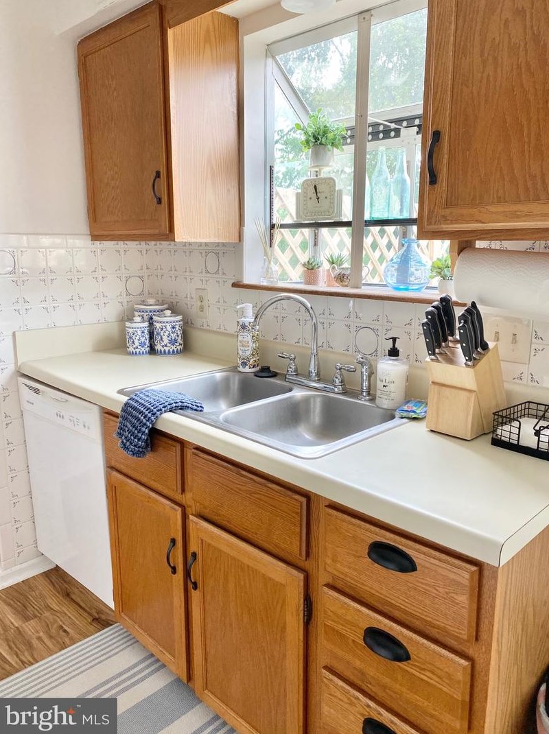 3 Stonewall Ct, Harpers Ferry WV 25425-6357 exterior