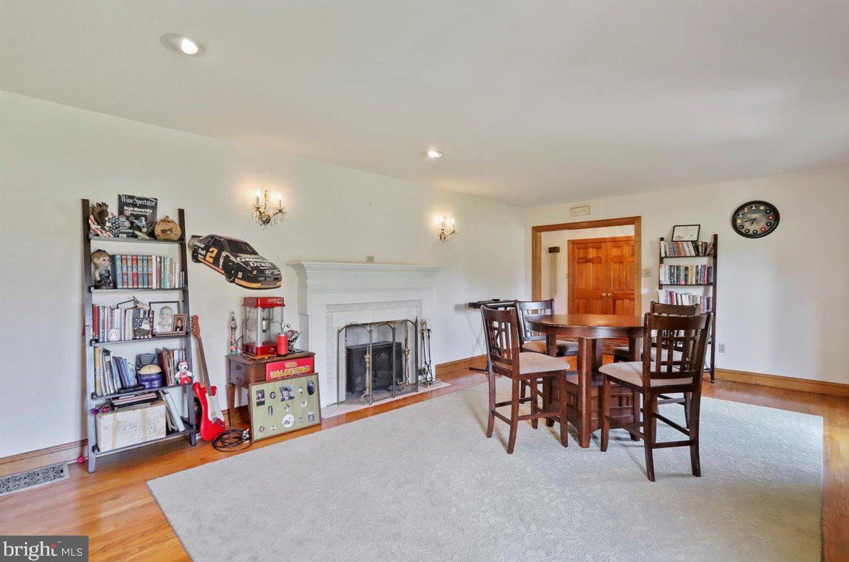 76 Windsor Dr, Charles Town WV 25414-2560 exterior