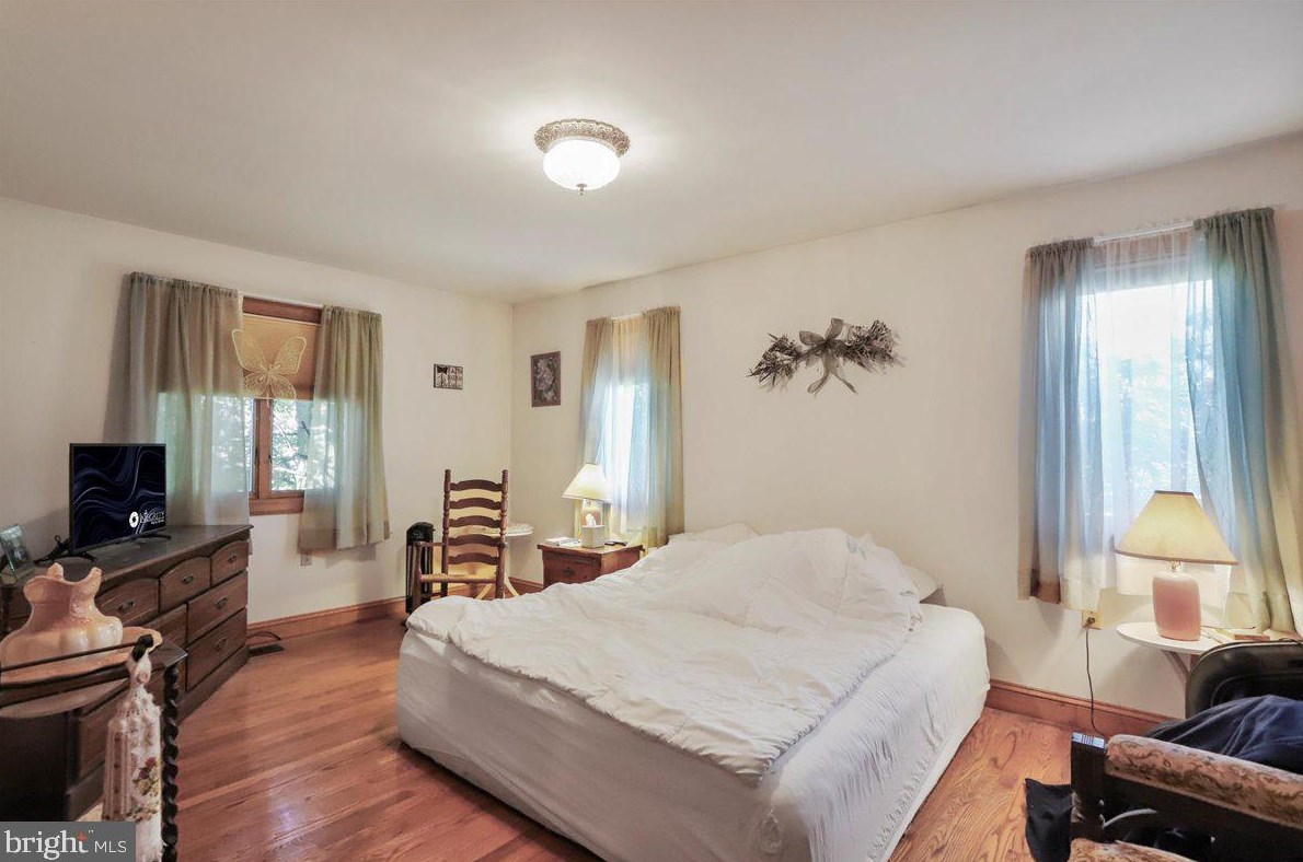 76 Windsor Dr, Charles Town WV 25414-2560 exterior