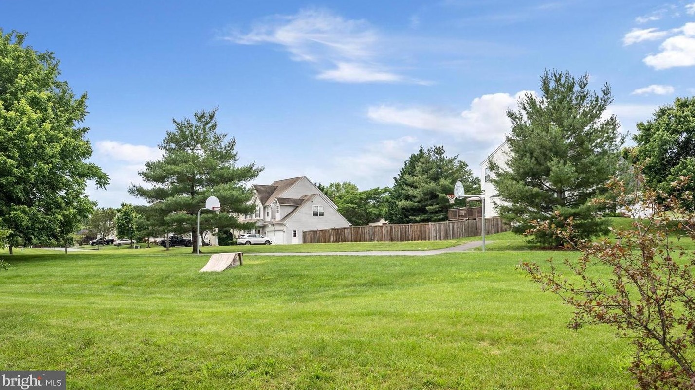 30 Pommel Ln, Charles Town WV 25414-9329 exterior