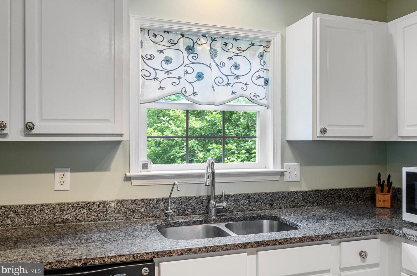 30 Pommel Ln, Charles Town WV 25414-9329 exterior