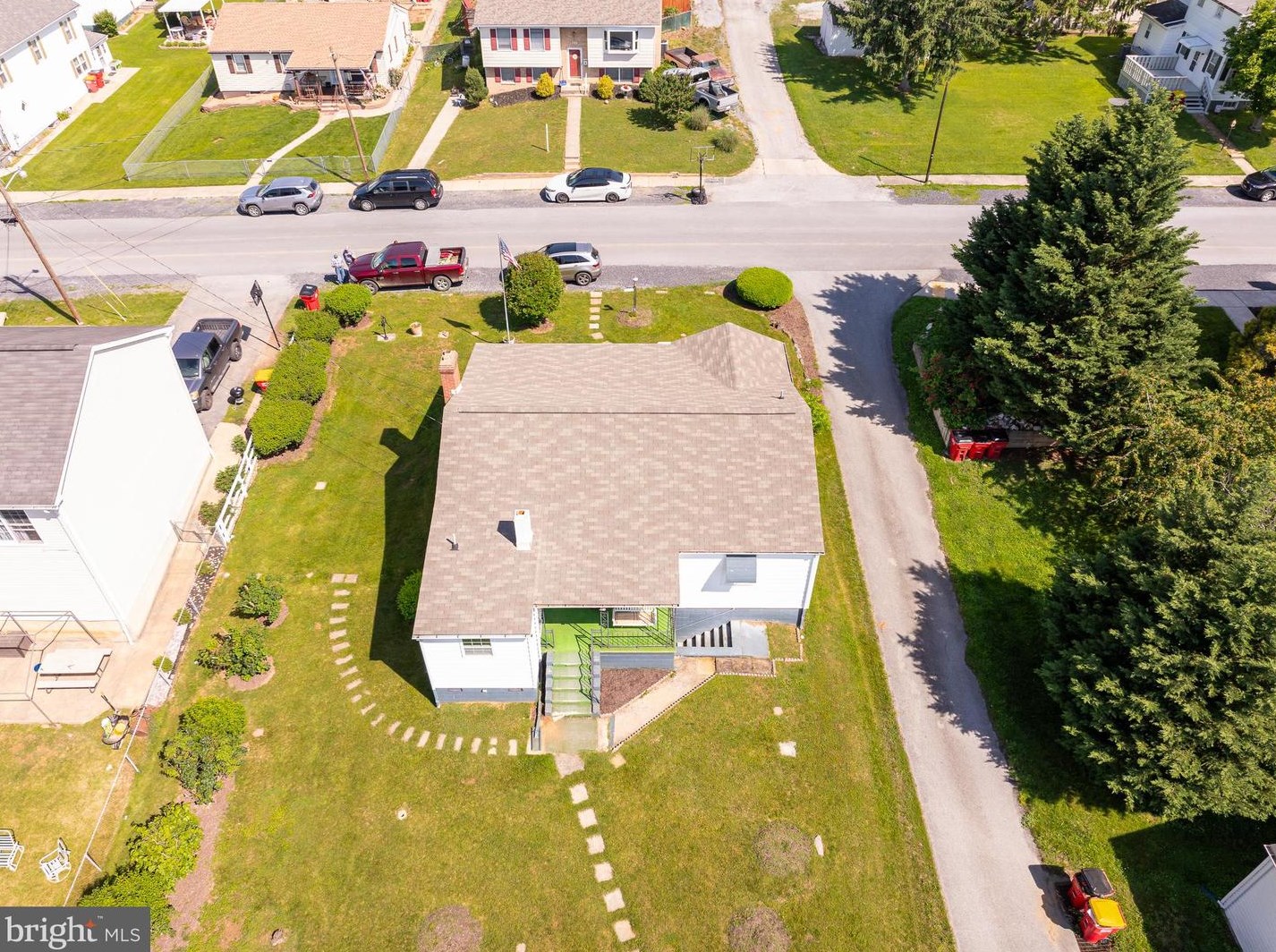 107 6 Ave, Ranson WV 25438-1402 exterior