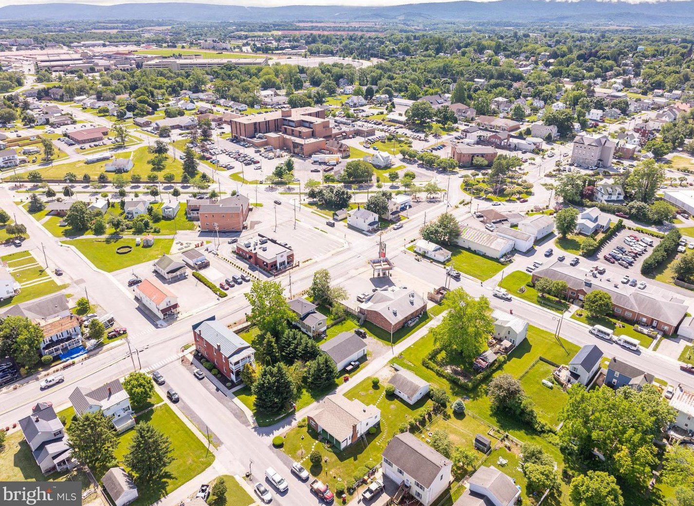 107 6 Ave, Ranson WV 25438-1402 exterior