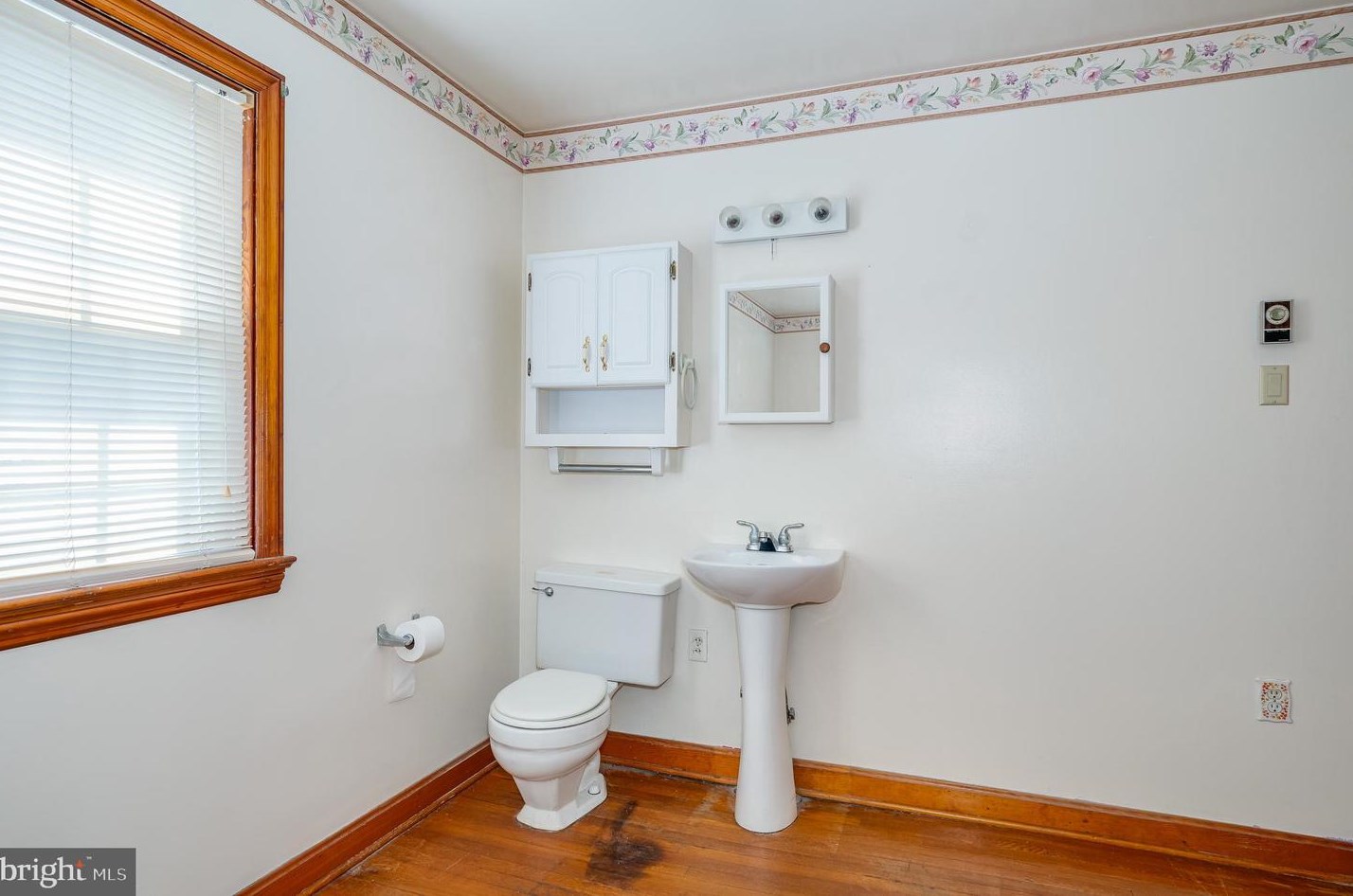 107 6 Ave, Ranson WV 25438-1402 exterior