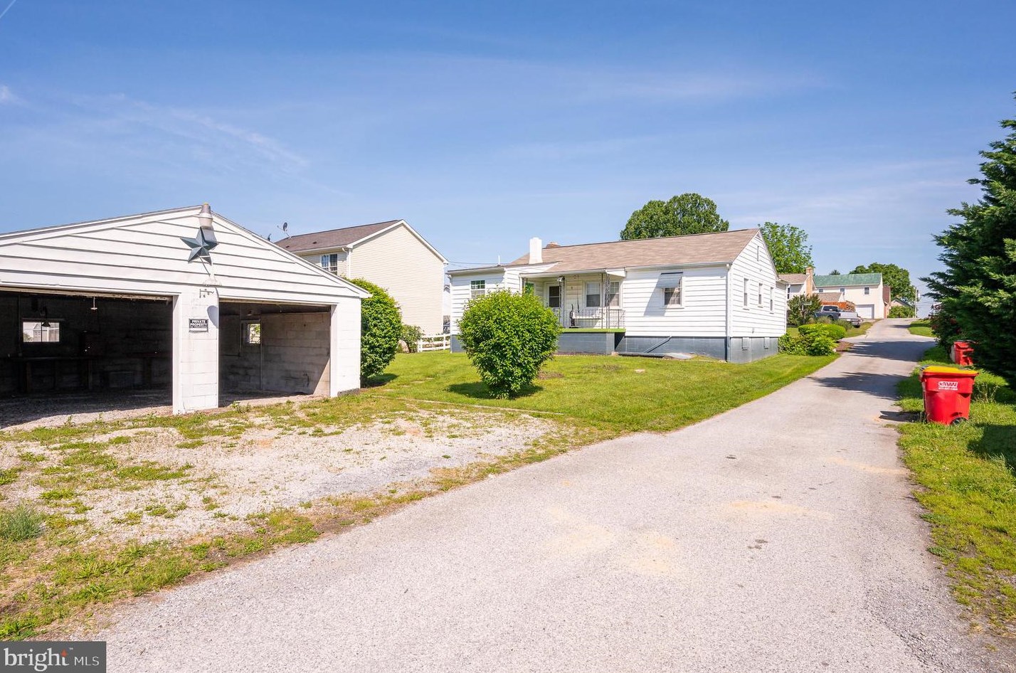 107 6 Ave, Ranson WV 25438-1402 exterior