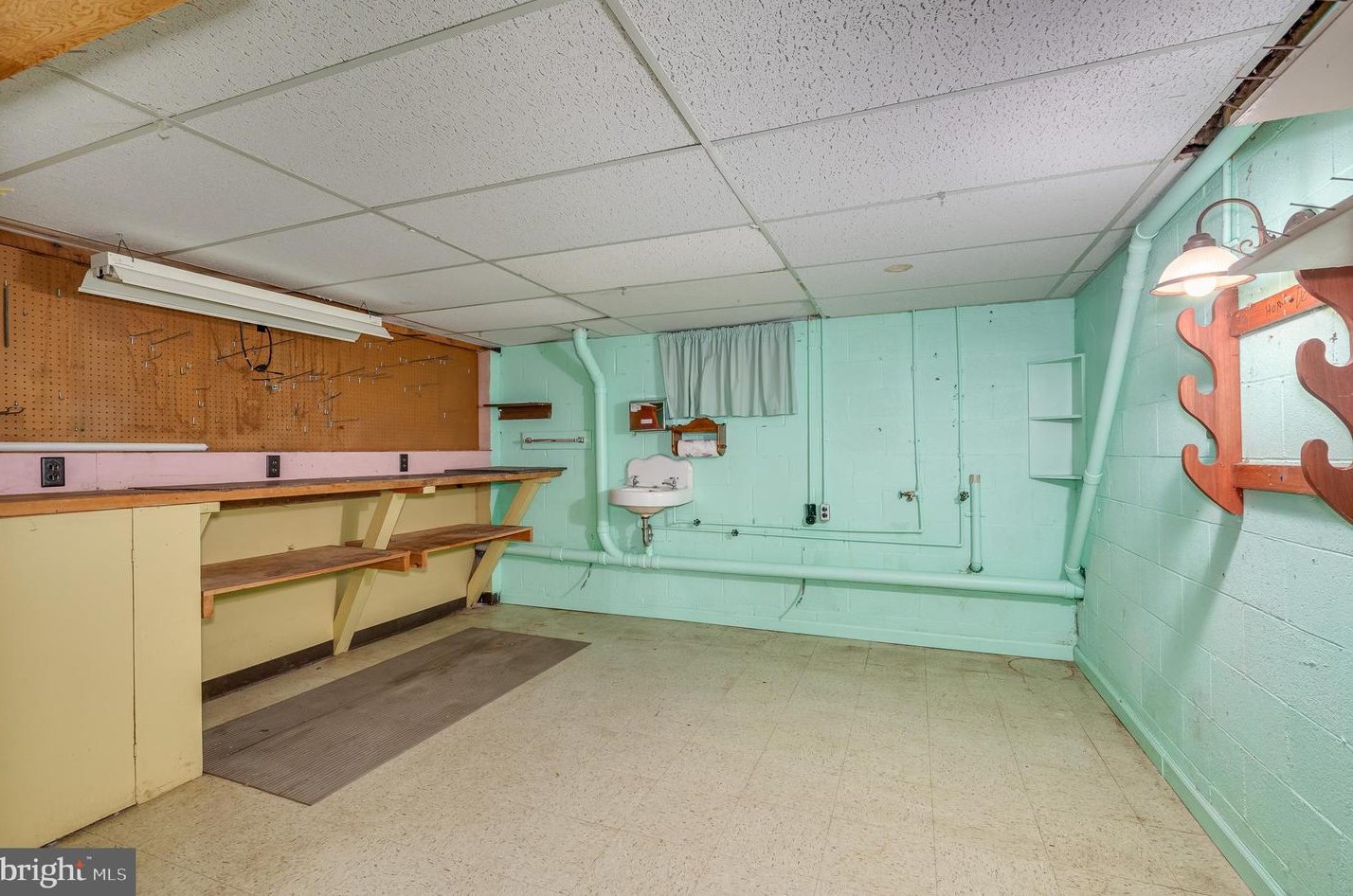 107 6 Ave, Ranson WV 25438-1402 exterior