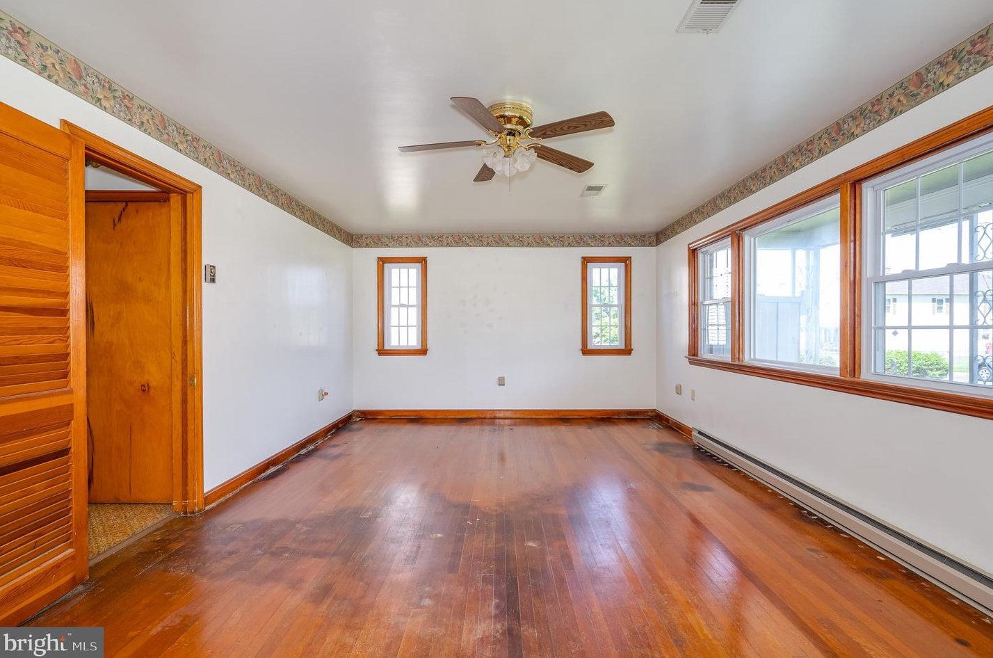 107 6 Ave, Ranson WV 25438-1402 exterior