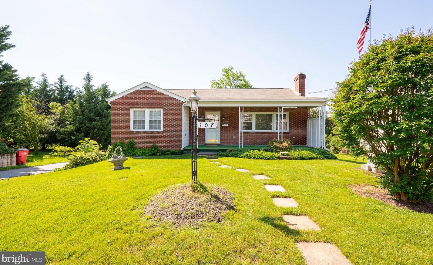 107 6 Ave, Ranson WV 25438-1402 exterior