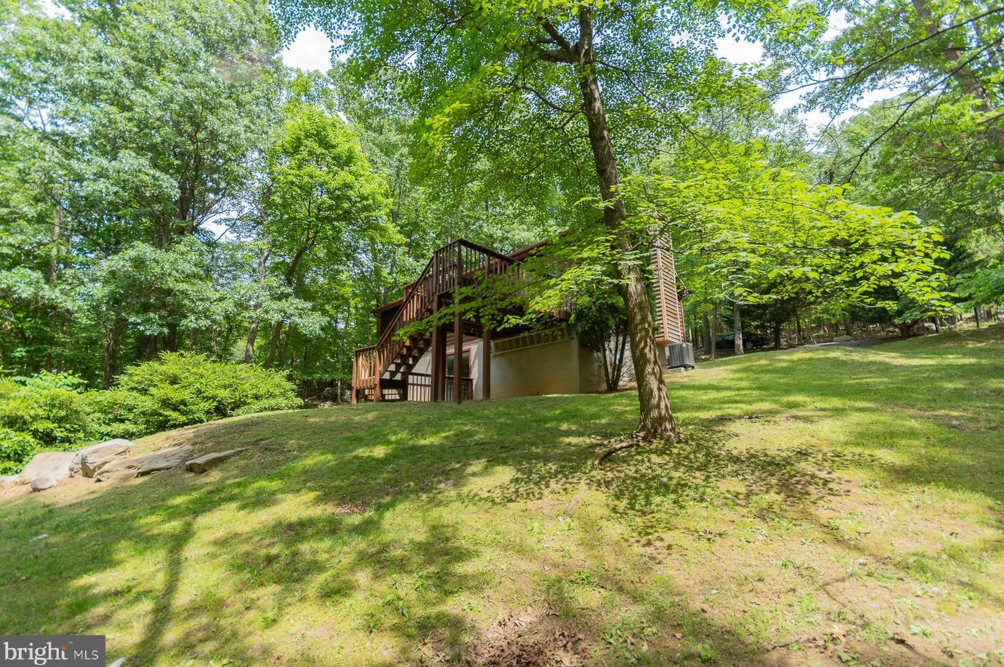 343 Windsong Rd, Harpers Ferry WV 25425-4961 exterior