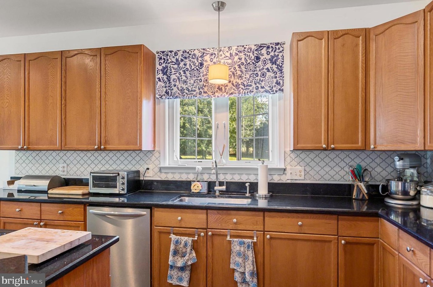 562 Spruce Hl Way, Charles Town WV  25414-4482 exterior