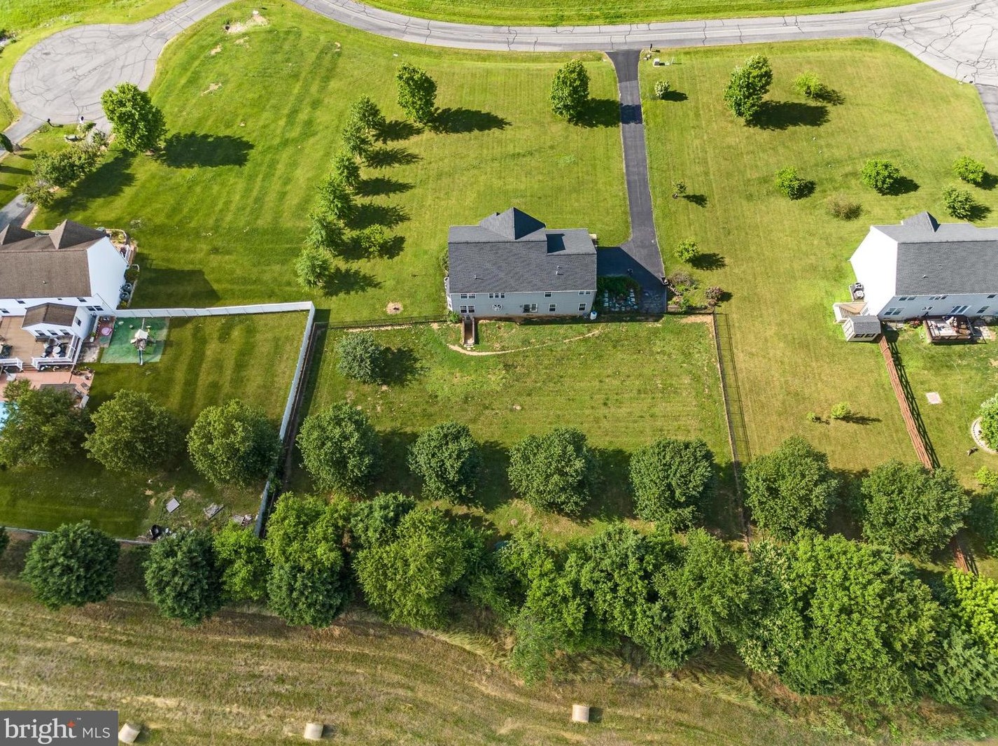 562 Spruce Hl Way, Charles Town WV  25414-4482 exterior