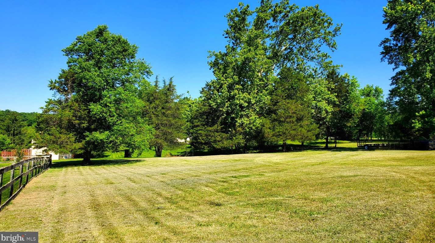 357 Happy Creek Dr, Martinsburg WV 25430-5730 exterior