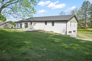 104 Carrell Ln, Charles Town, WV 25414 - Photo 33