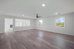 104 Carrell Ln, Charles Town, WV 25414 - Photo 3