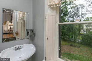 417 E Washington St, Charles Town, WV 25414 - Photo 73