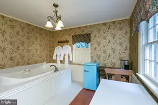 417 E Washington St, Charles Town, WV 25414 - Photo 29