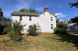 704 W Washington St, Charles Town, WV 25414 - Photo 3
