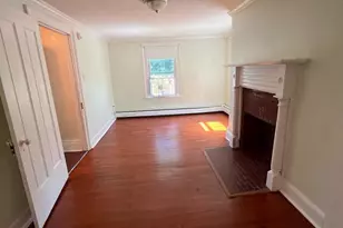 704 W Washington St, Charles Town, WV 25414 - Photo 5