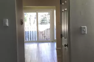 107 N Church St, Charles Town, WV 25414 - Photo 5