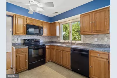 378 Prides Crossing, Shenandoah Junction, WV 25442 - Photo 5