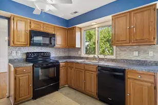 378 Prides Crossing, Shenandoah Junction, WV 25442 - Photo 5