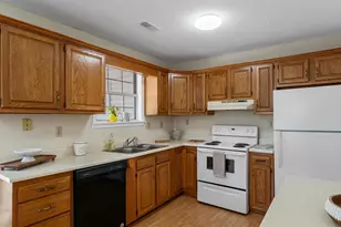 208 S Marshall St, Ranson, WV 25438 - Photo 9