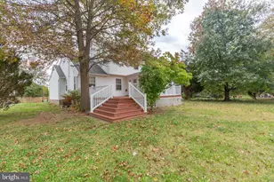 131 Cypress Point Dr, Charles Town, WV 25414 - Photo 3