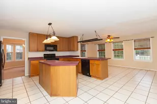 131 Cypress Point Dr, Charles Town, WV 25414 - Photo 7