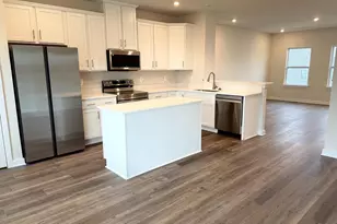 132 Monroe Ave, Ranson, WV 25438 - Photo 7