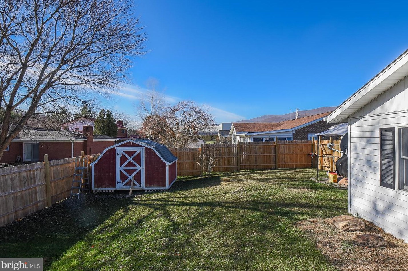 47 Nightingale St, Medley WV  26726-9458 exterior