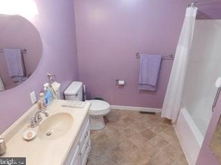 30 Paris Cir, Medley WV 26726-5018 exterior