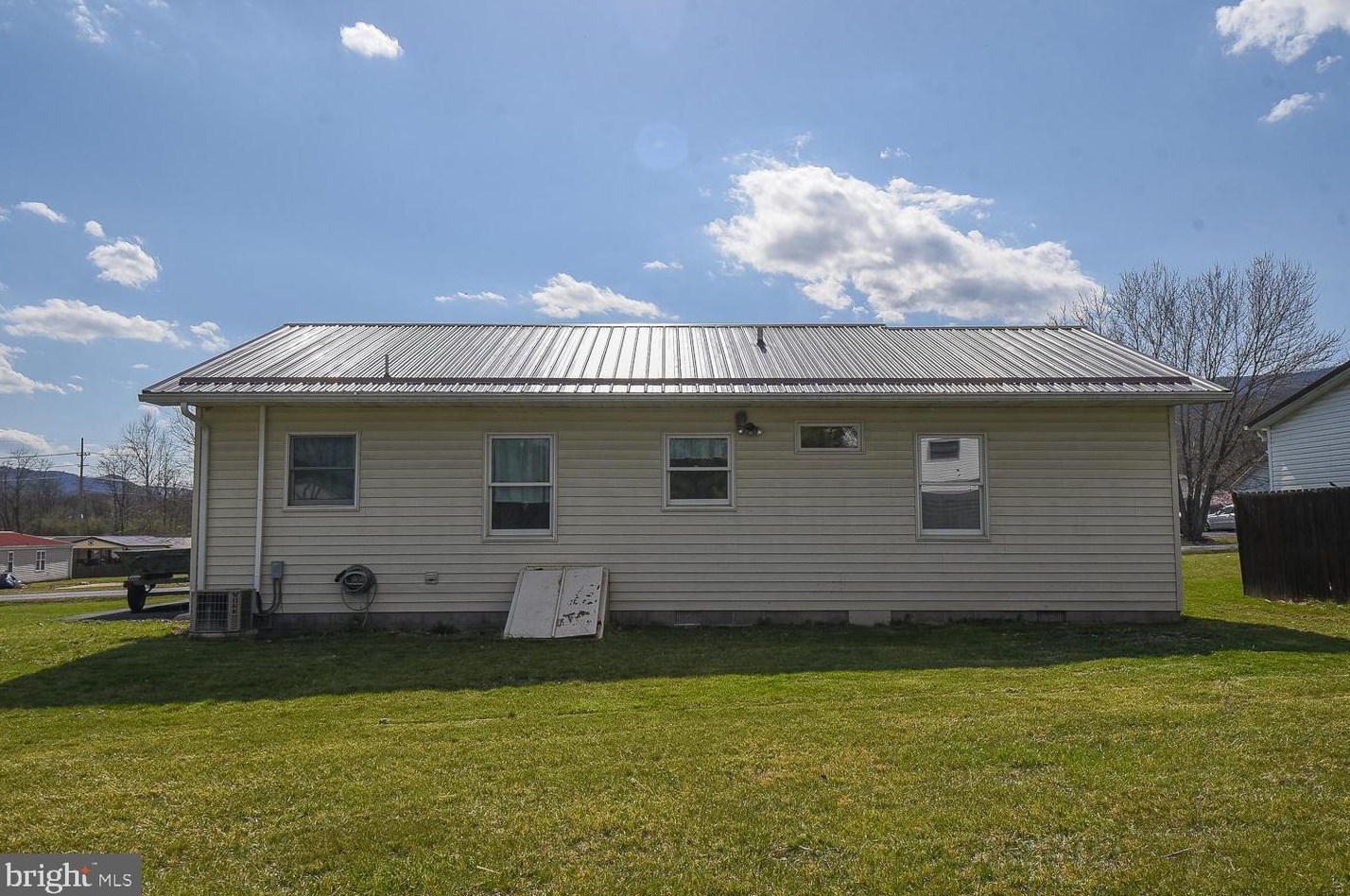 328 Trenum Dr, Medley WV  26726 exterior