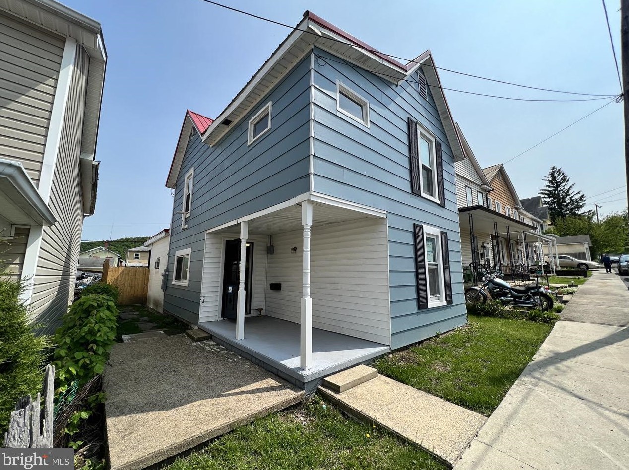 27 A St, Medley WV  26726-2701 exterior