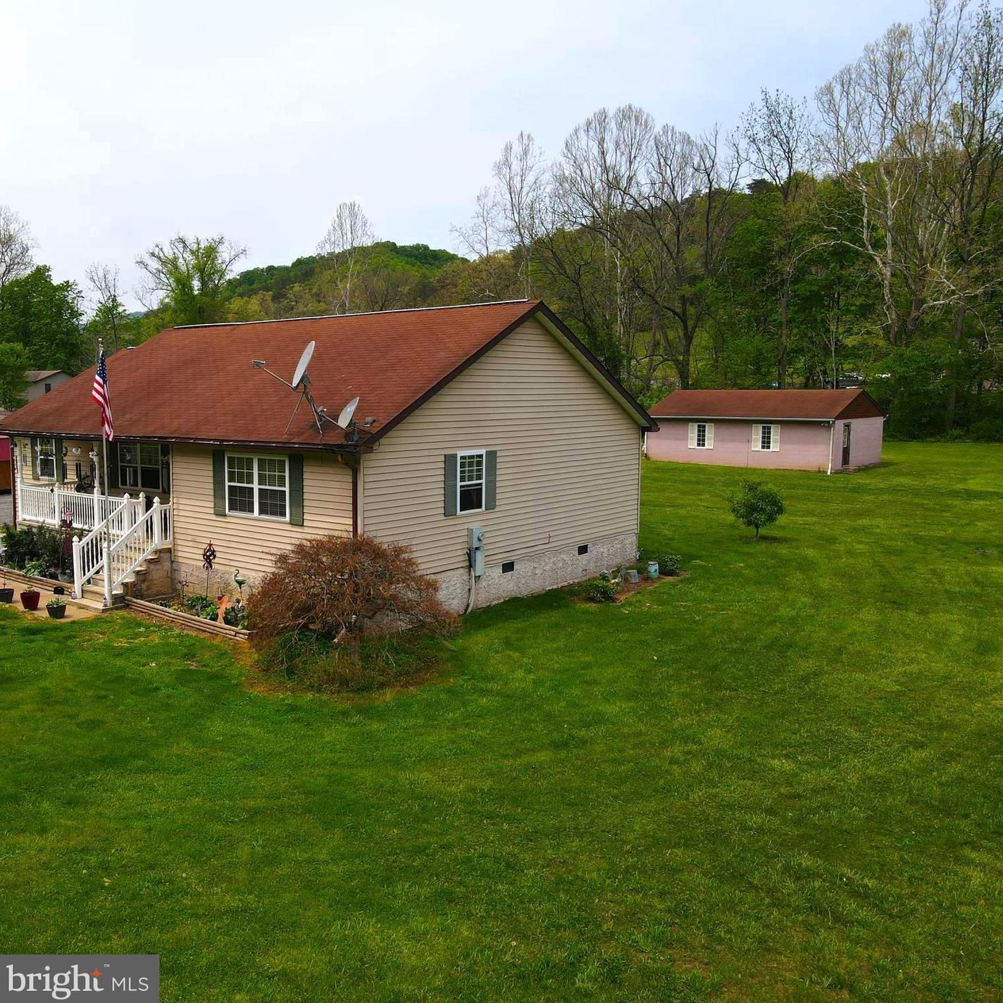 177 Dawn Marie Ln, Medley WV  26710 exterior