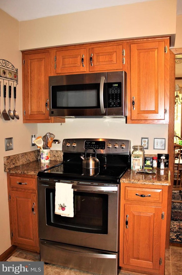 5374 Knobley Rd, Medley WV  26726 exterior