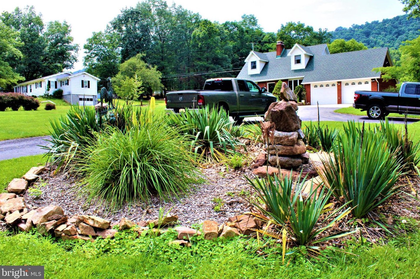 5374 Knobley Rd, Medley WV  26726 exterior