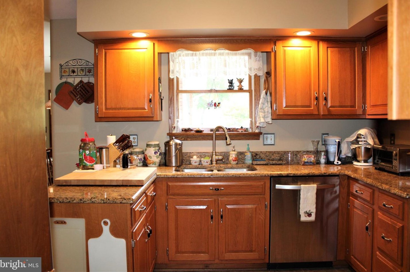 5374 Knobley Rd, Medley WV  26726 exterior
