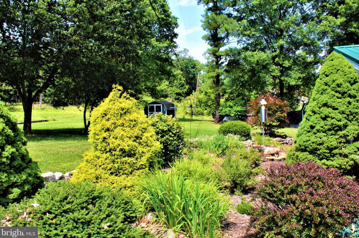 5374 Knobley Rd, Medley WV  26726 exterior