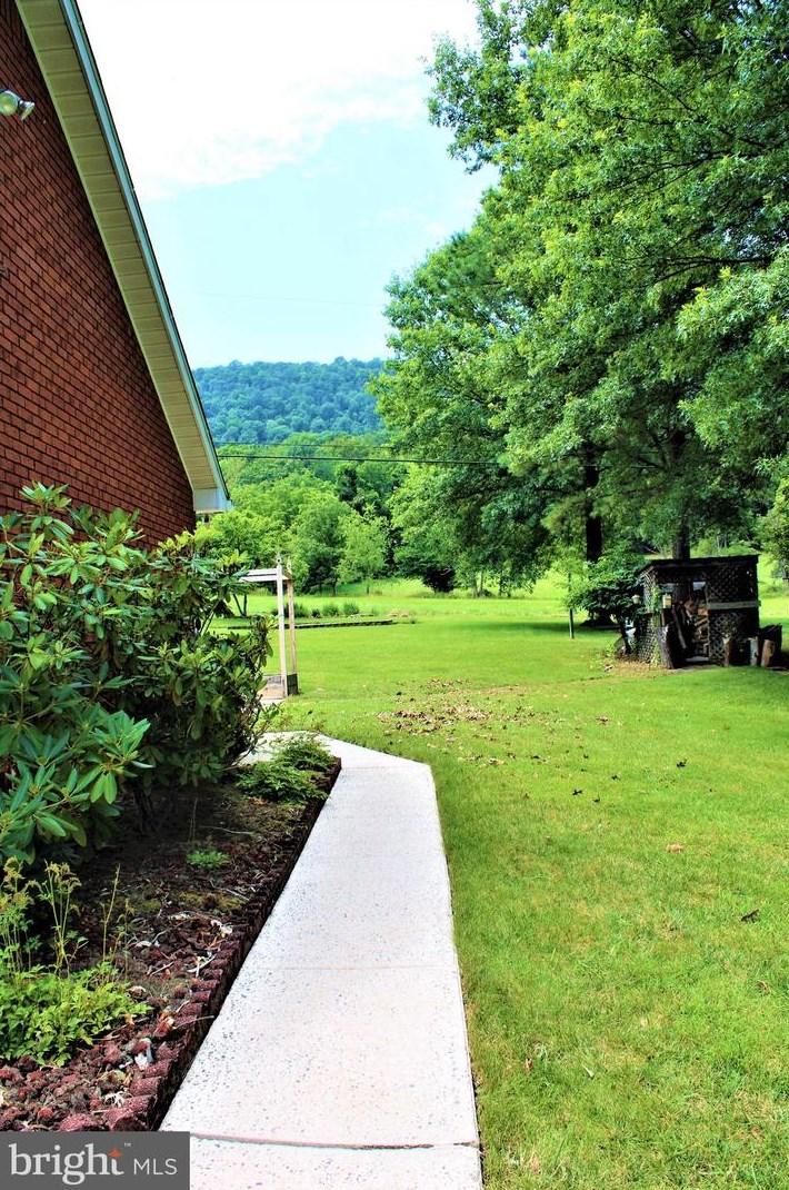 5374 Knobley Rd, Medley WV  26726 exterior