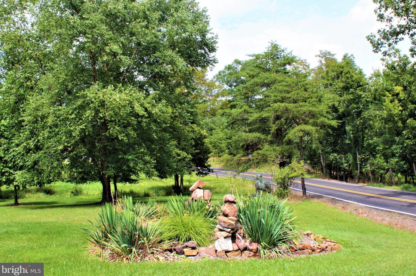 5374 Knobley Rd, Medley WV  26726 exterior