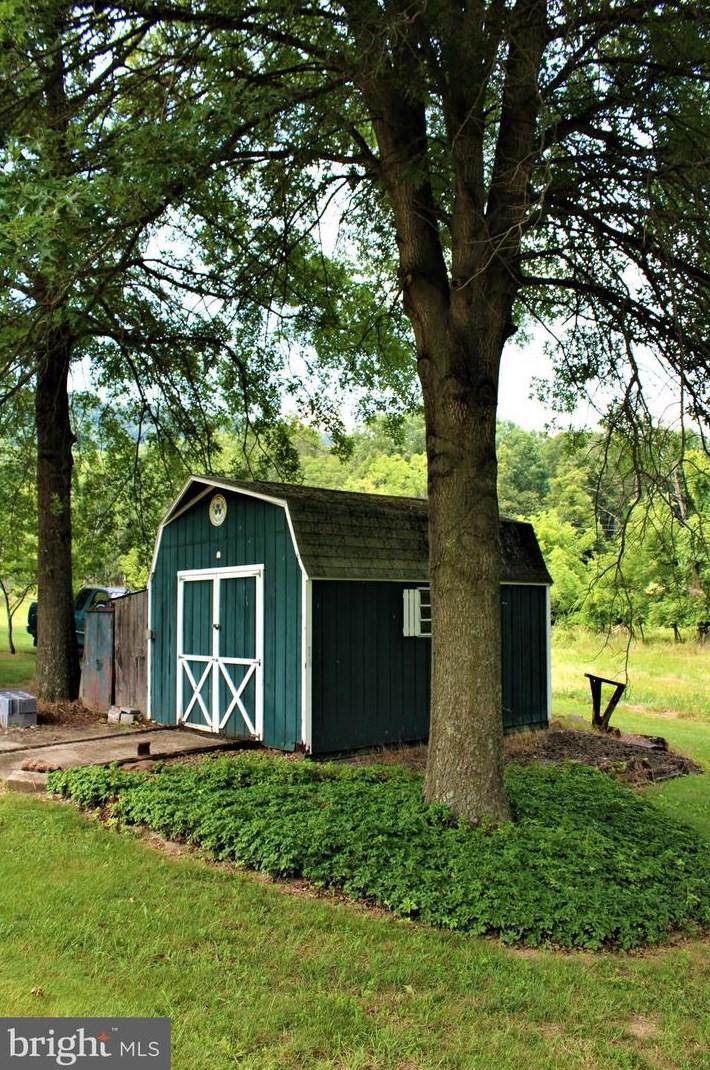 5374 Knobley Rd, Medley WV  26726 exterior
