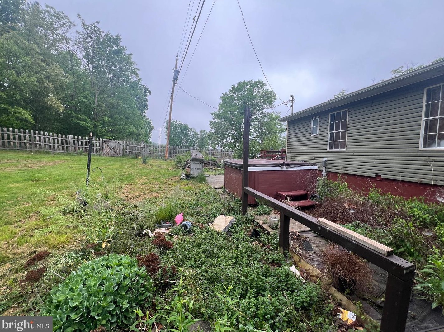 6172 Knobley Rd, Medley WV 26726 exterior