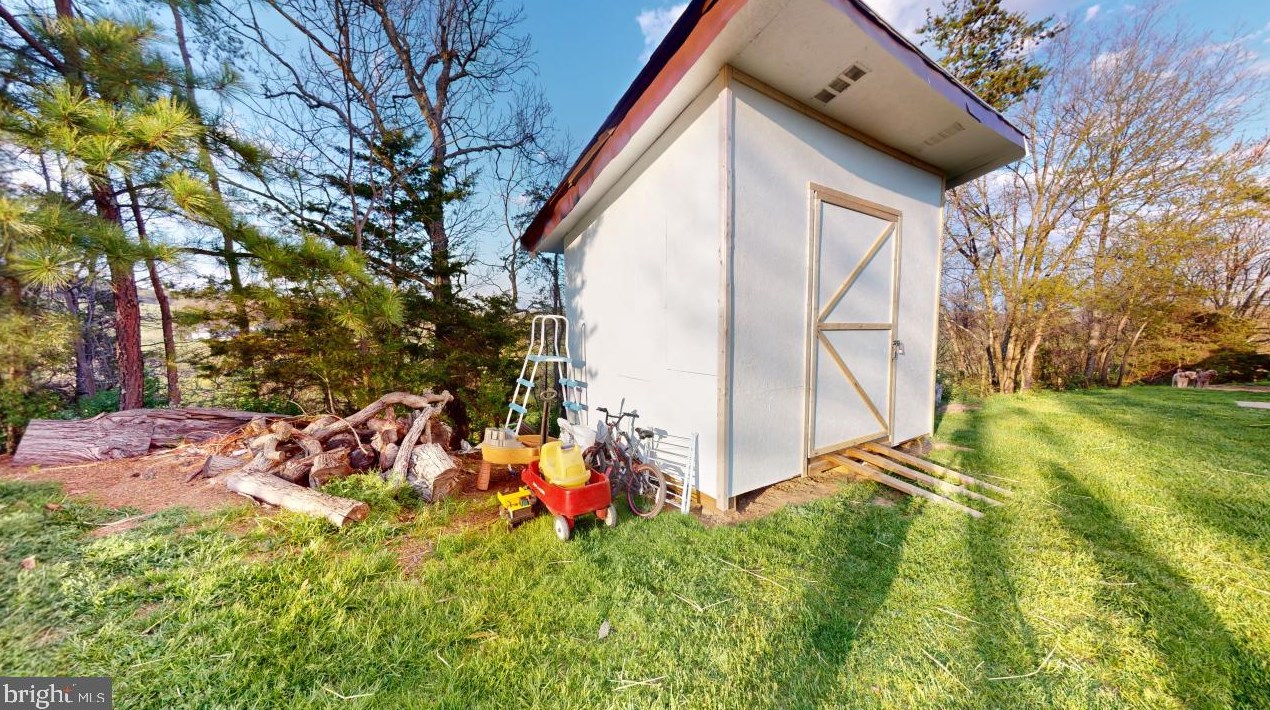 152 Evergreen Dr, Fort Ashby WV  26719-3500 exterior