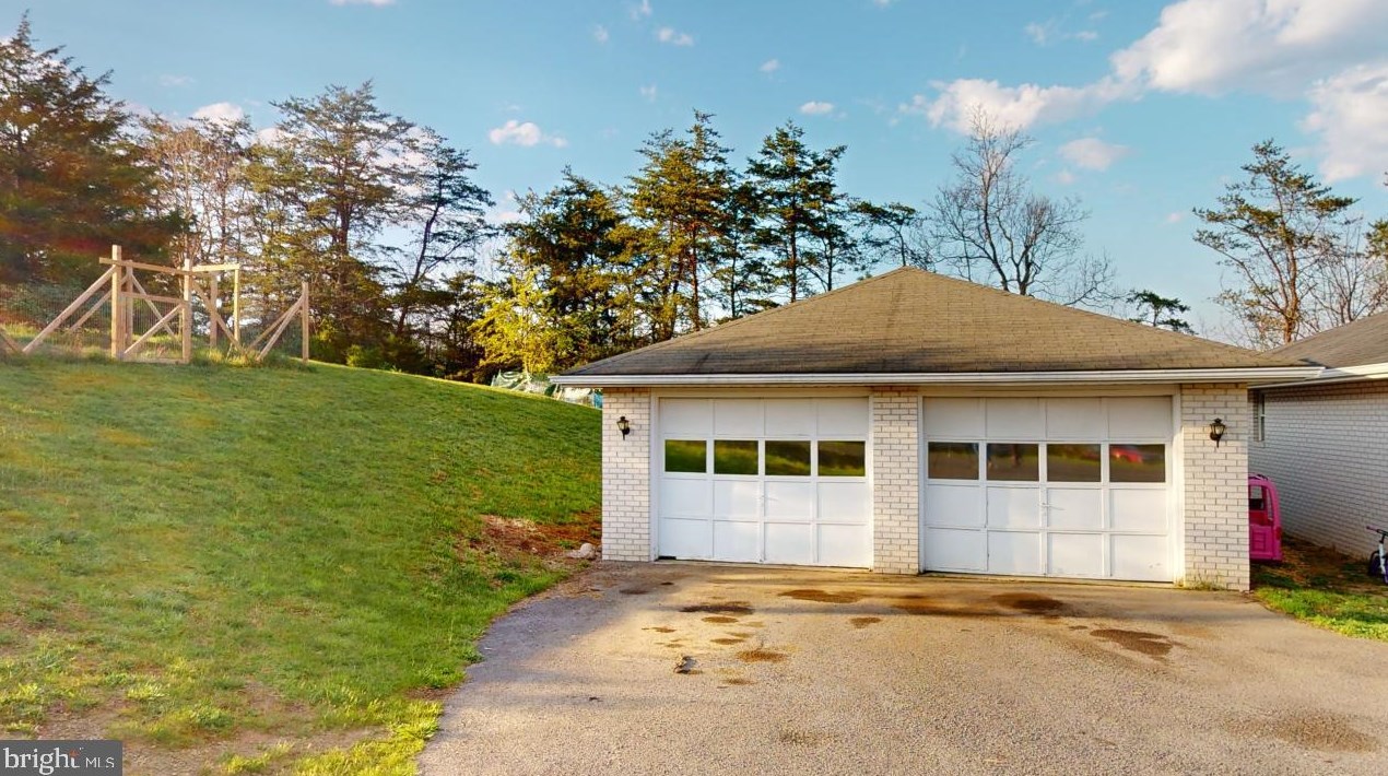 152 Evergreen Dr, Fort Ashby WV  26719-3500 exterior