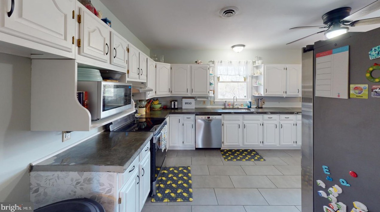 152 Evergreen Dr, Fort Ashby WV  26719-3500 exterior