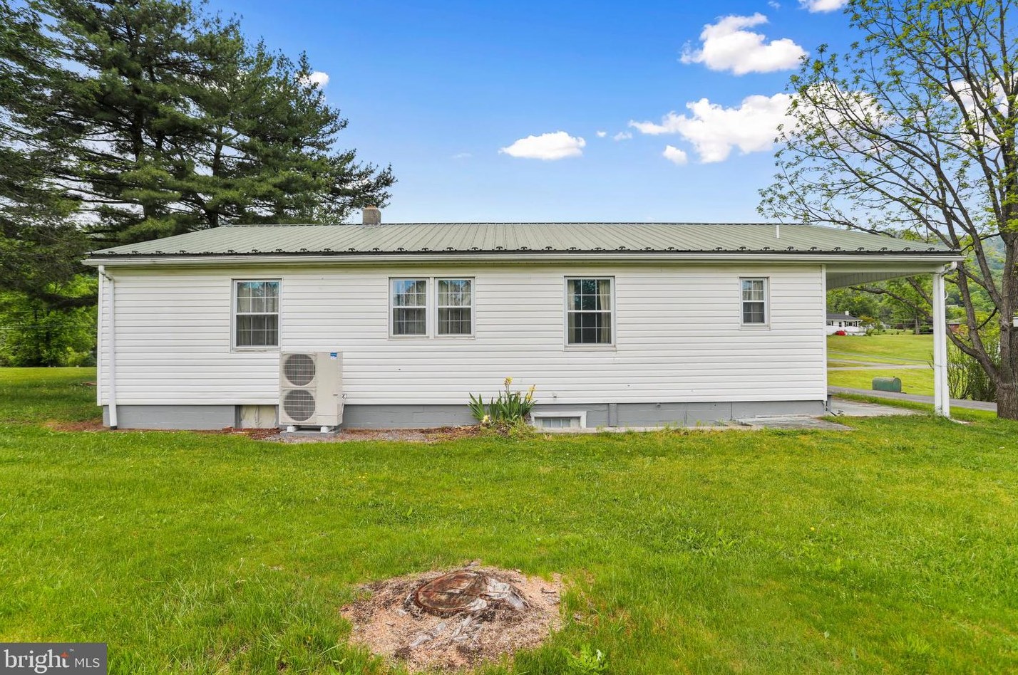 11147 Knobley Rd, Medley WV 26726 exterior