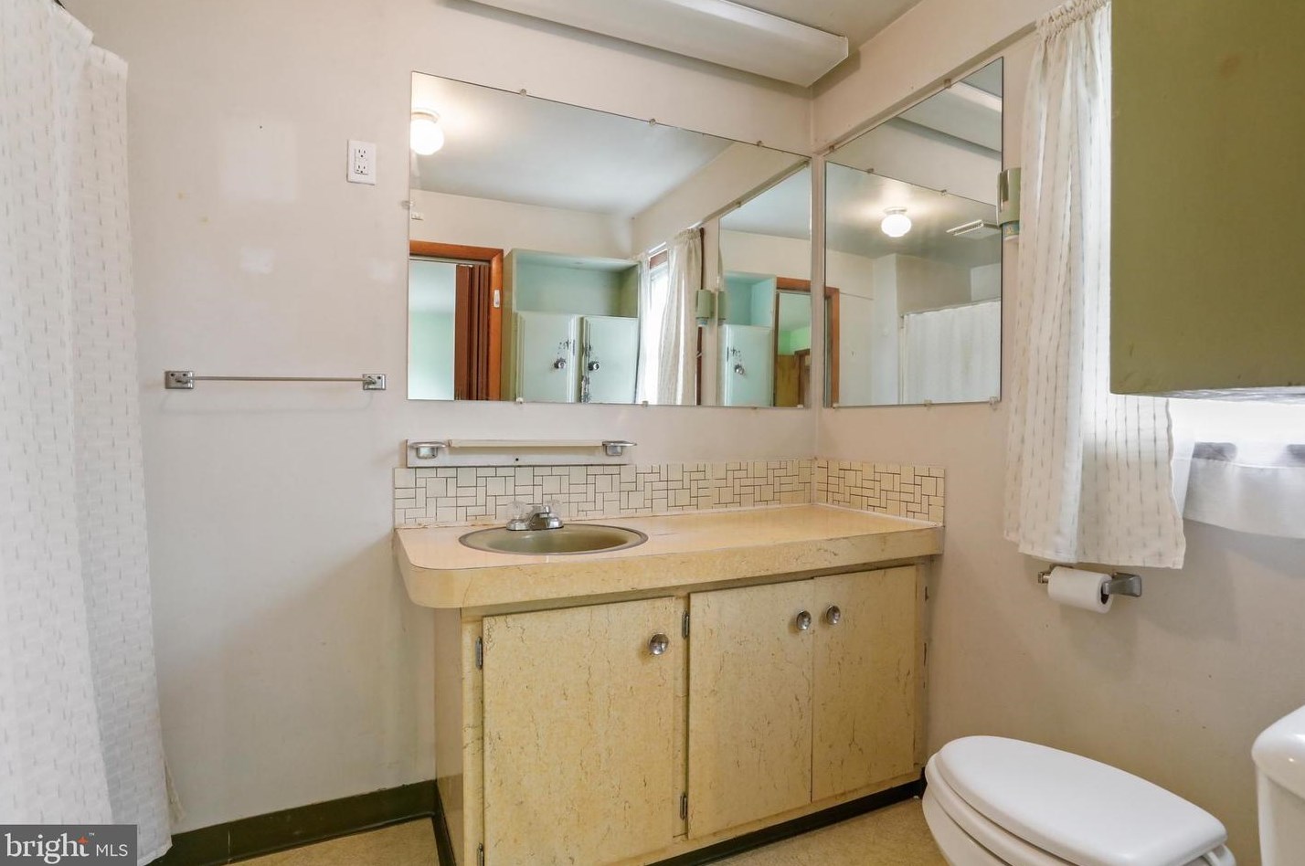 11147 Knobley Rd, Medley WV 26726 exterior