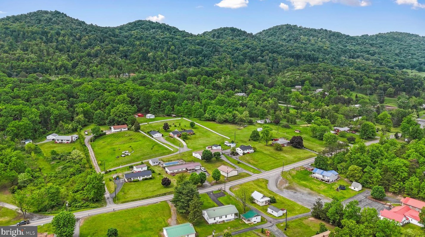 11147 Knobley Rd, Medley WV 26726 exterior